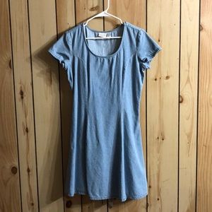 Short Denim dress size L Newport News Gently Worn